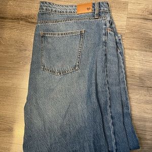 Jillian Harris Mom Jeans. Brand new, only tired on. Not my size.